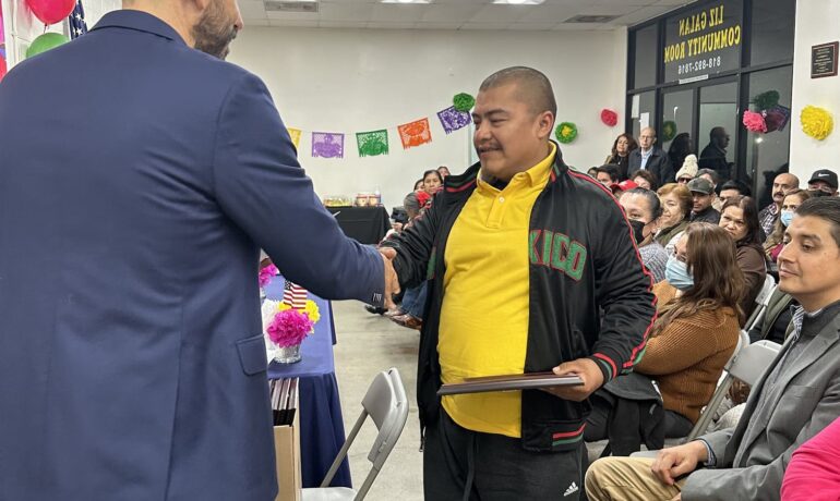 plaza-sinaloa-entrega-de-IME-becas-2022-1