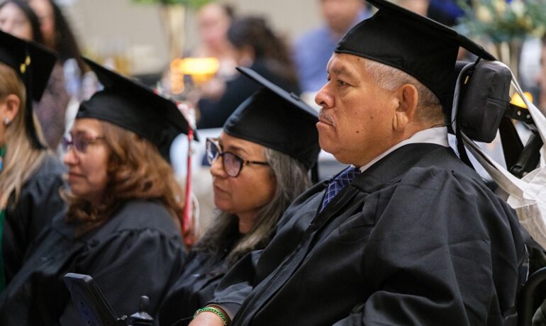 2025-12-14 Plaza Comunitaria Sinaloa Graduation-1585_