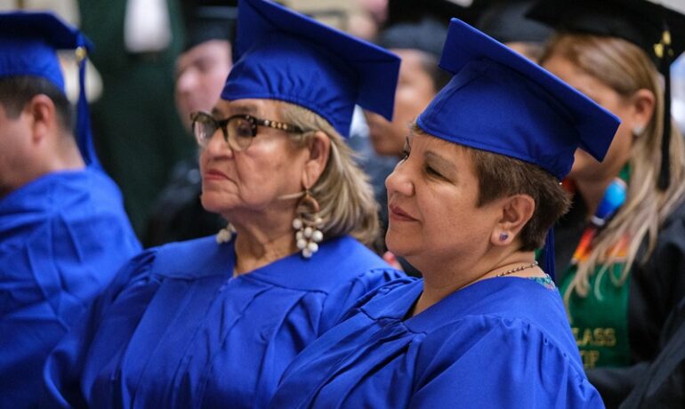 2025-12-14 Plaza Comunitaria Sinaloa Graduation-1590_