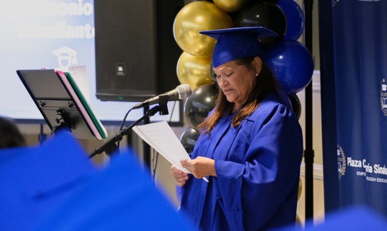 2025-12-14 Plaza Comunitaria Sinaloa Graduation-1732_